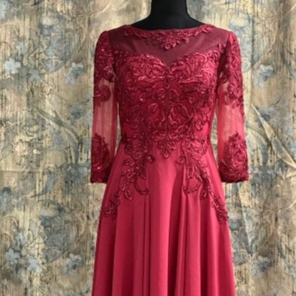 NWT Size 4 Burgundy  Formal